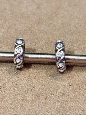 🆕Listing! Two Brighton Infinity spacers Very thin silver beads with crystals